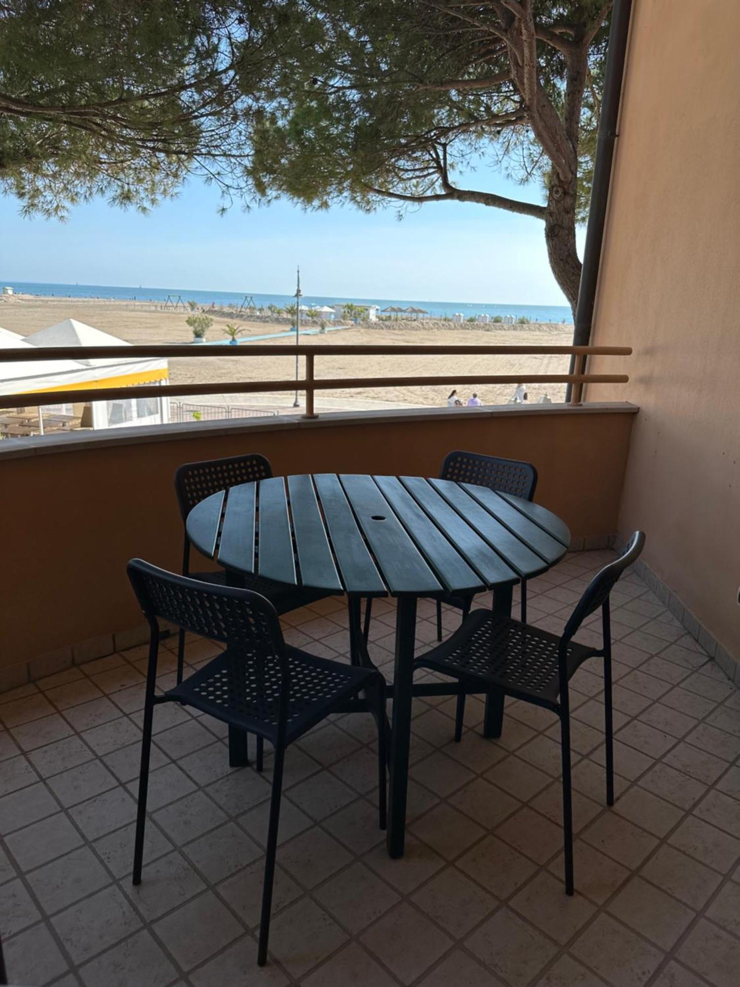 Nauthotel Градо Екстериор снимка
