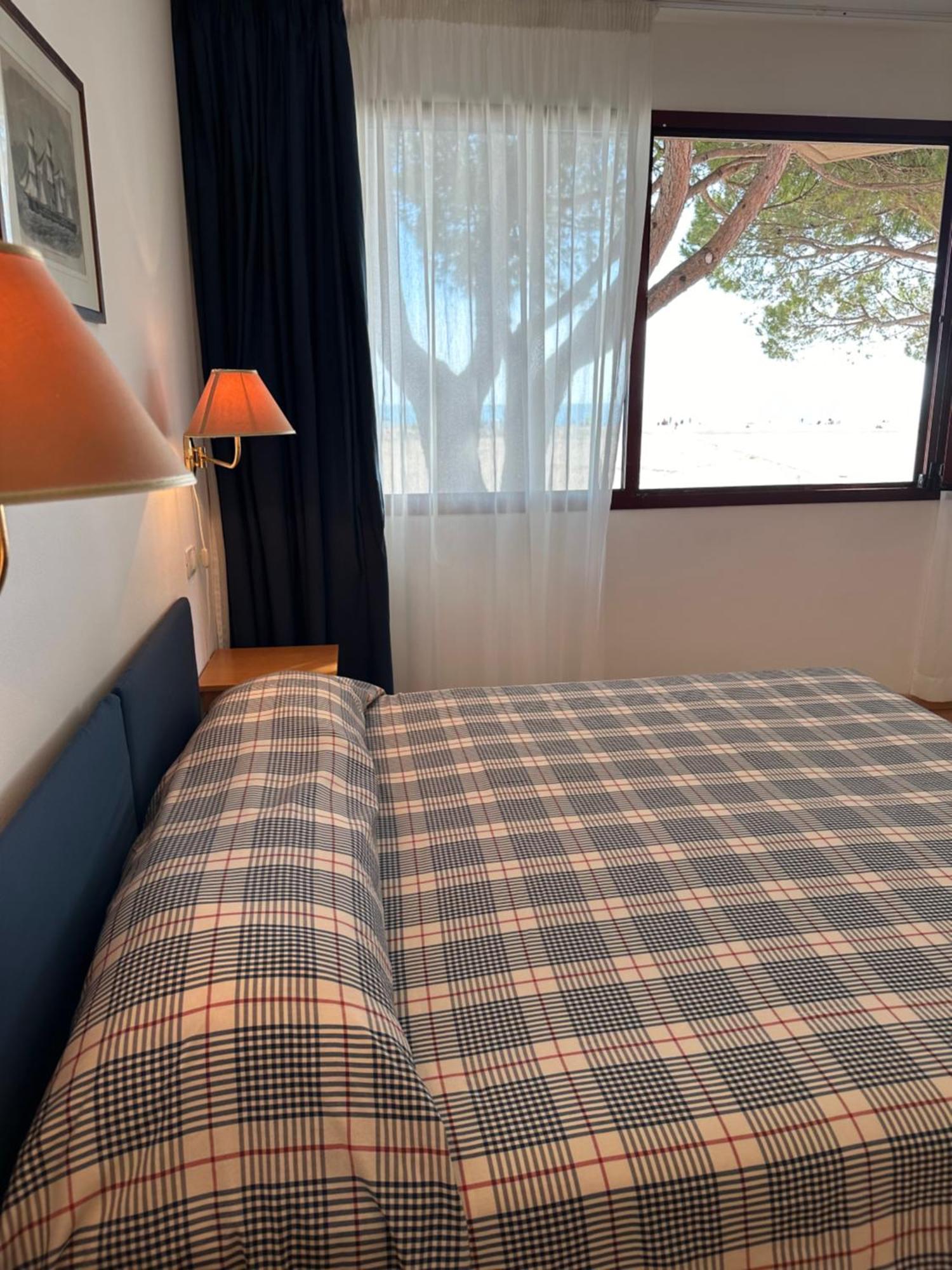 Nauthotel Градо Екстериор снимка